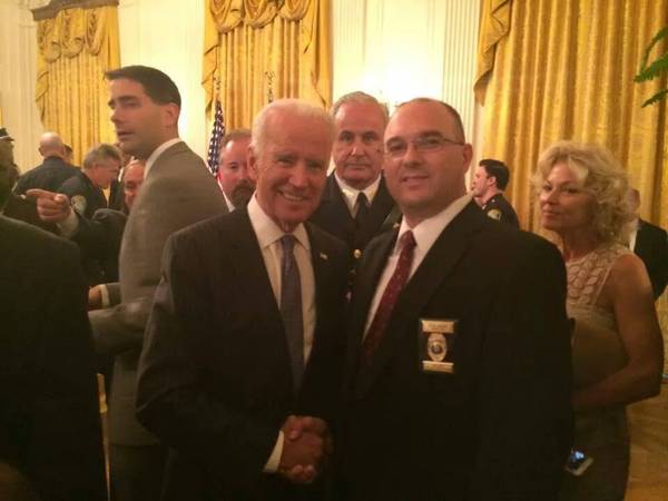 <p>ISPA Board member Goecke with VP Biden at law enforcement memorial ceremony</p>