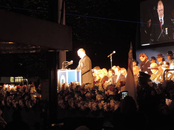 <p>ISPA Board member Goecke reading the names of Iowa&#39;s fallen officers at the National Candlelight vigil</p>