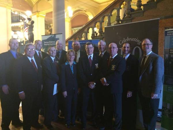 <p>ISPA Board supporting Rabiner Treatment Center at the state capitol</p>